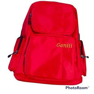 Selling custom made backpacks that is perfect for travelers and gym goers